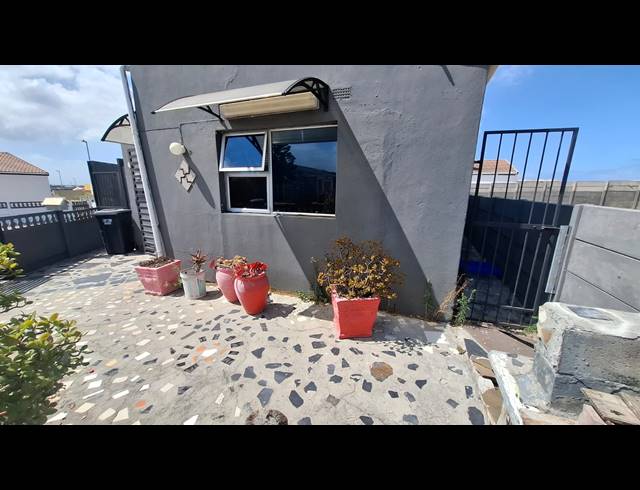 3 BEDROOM FREEHOLD FOR SALE IN STRANDFONTEIN VILLAGE